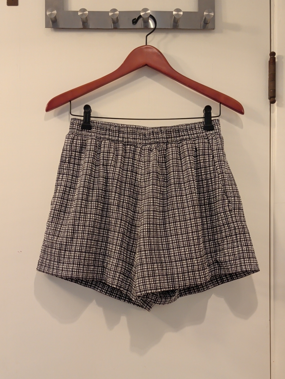 Wray Searsucker Plaid Black And White Elastic Waist Shorts